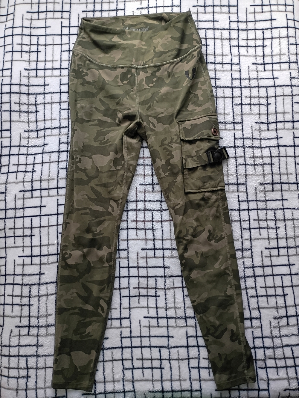 Firm Abs Brand Women's Size Large Camo Cargo Leggings